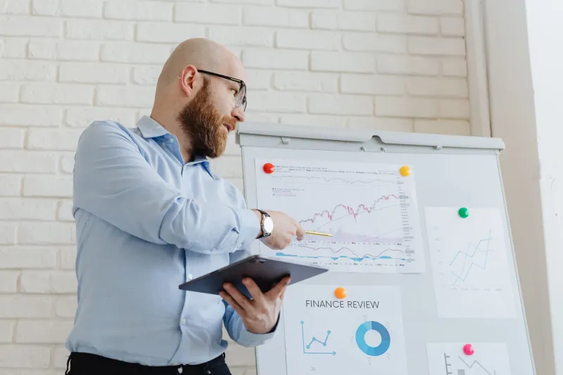 Earning Enough to Stop Trying: How Compensation Ceilings Are Quietly Capping Your Top Performers